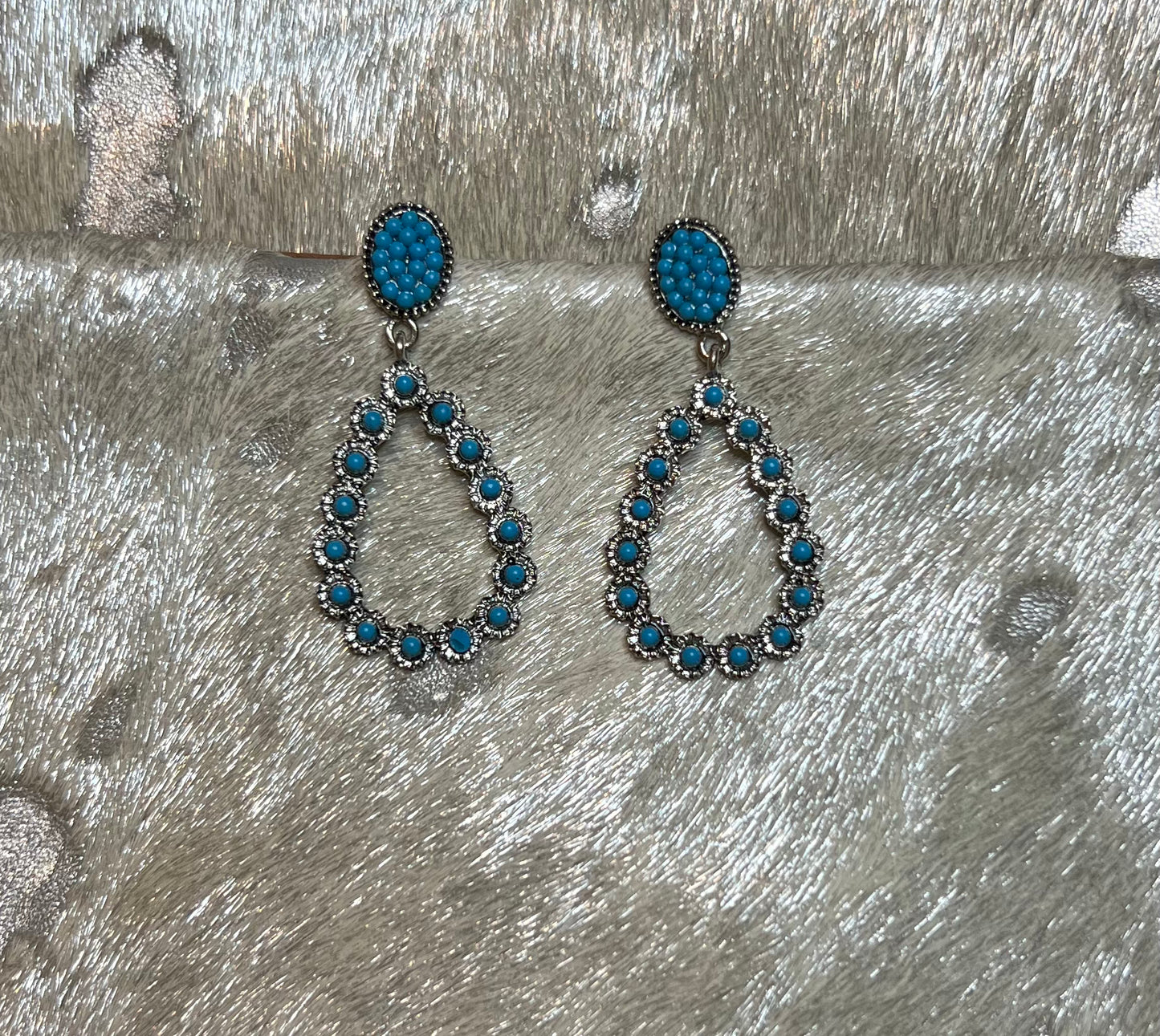 Blue teardrop earrings -011